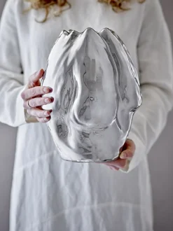 Bobby vase