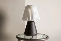 Fjallen bordlampe