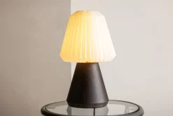 Fjallen bordlampe