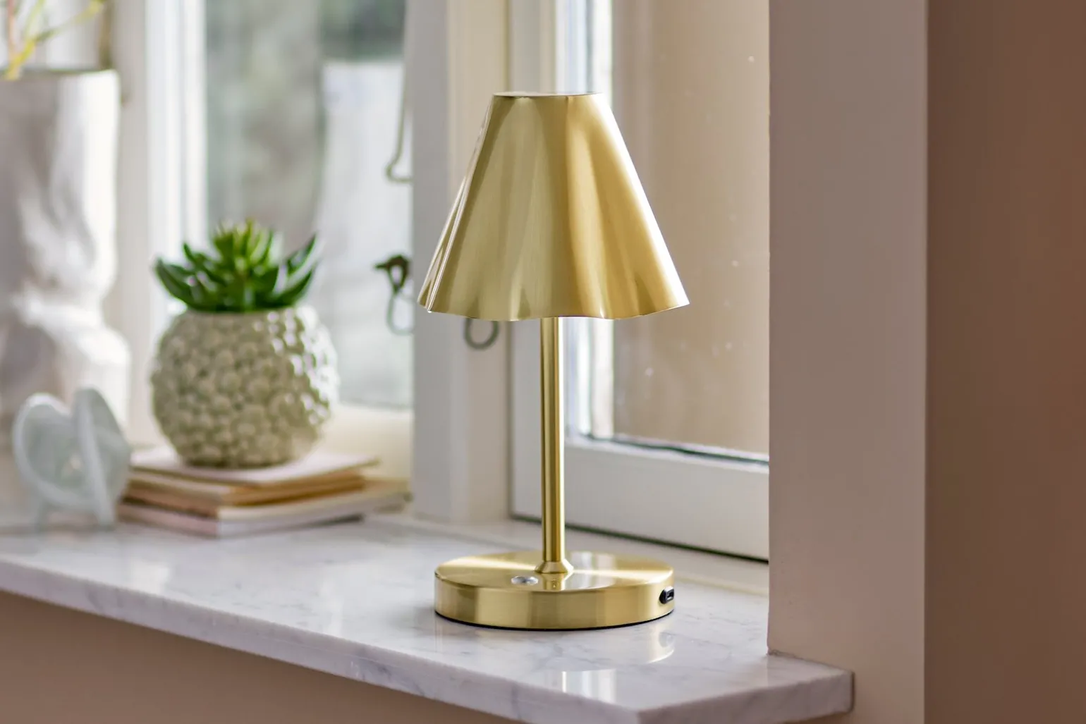 Lianna oppladbar bordlampe