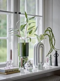 Mae vase