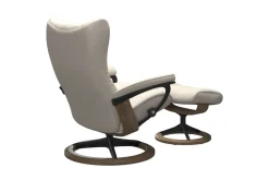 Stressless® Wing (M) Signature lenestol med krakk
